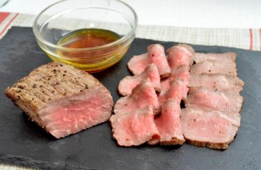 フライパン一つで!ゆず胡椒香る絶品ローストビーフの作り方【インスタ映えレシピ】