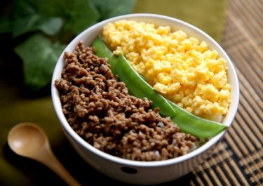 決め手は黄金比率!プロが教えるそぼろ丼【インスタ映えレシピ】